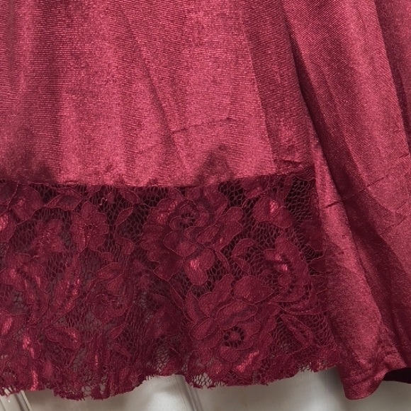 Elegant Burgundy Blouse with Colorful - Picture 8 of 8